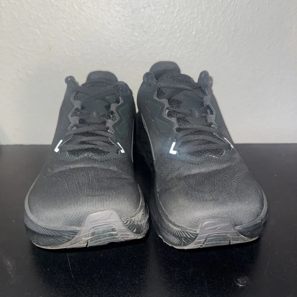 Altra FWD Via sneakers Triple black Women’s Size 9 *flaws